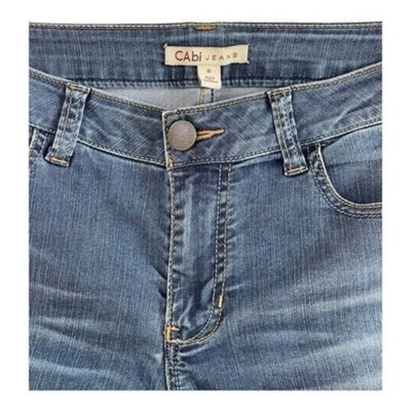 CAbi 764 Women's Cropped Jeans Size 6 Medium Wash Blue Stretch Denim Excellent - Picture 3 of 5